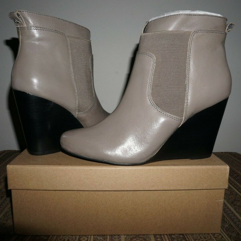 Kelsi Dagger Brooklyn Wedge Leather Boot in Gray size 9.5